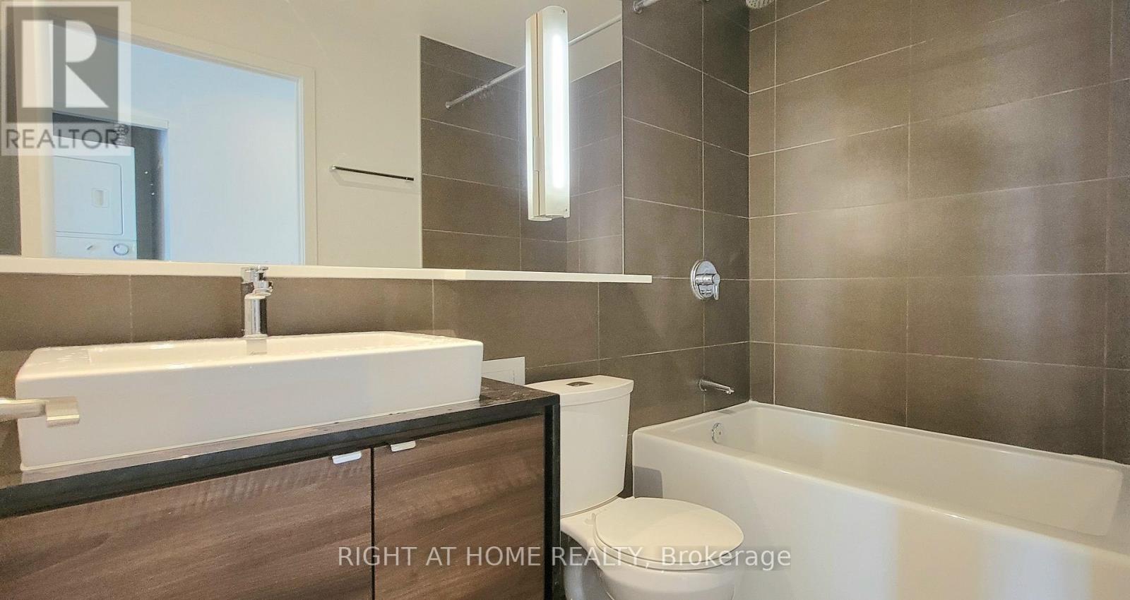 #2703 121 MCMAHON DRIVE - Image 15