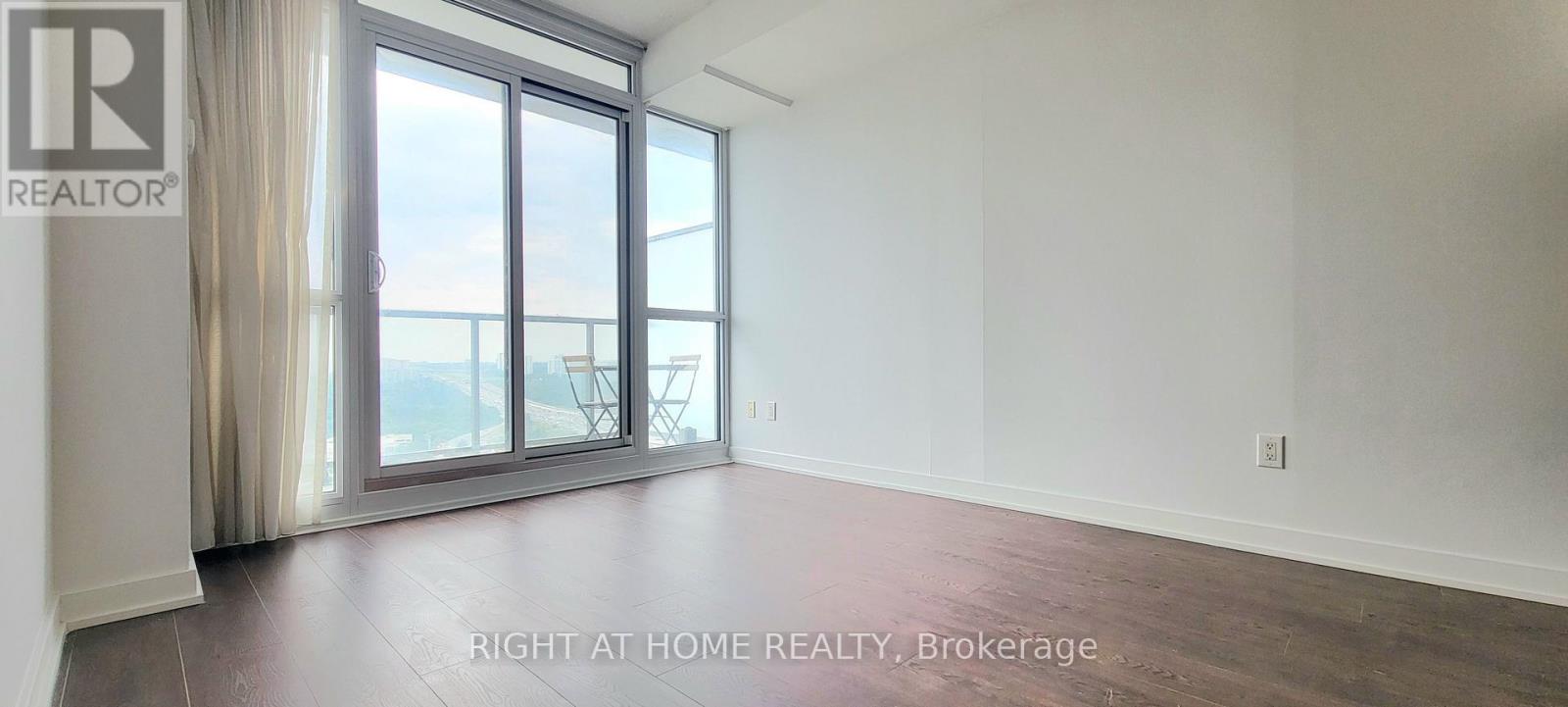 #2703 121 MCMAHON DRIVE - Image 9