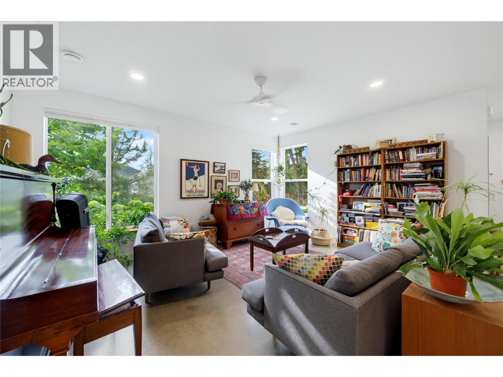 #11 3820 20 Street NE - 16