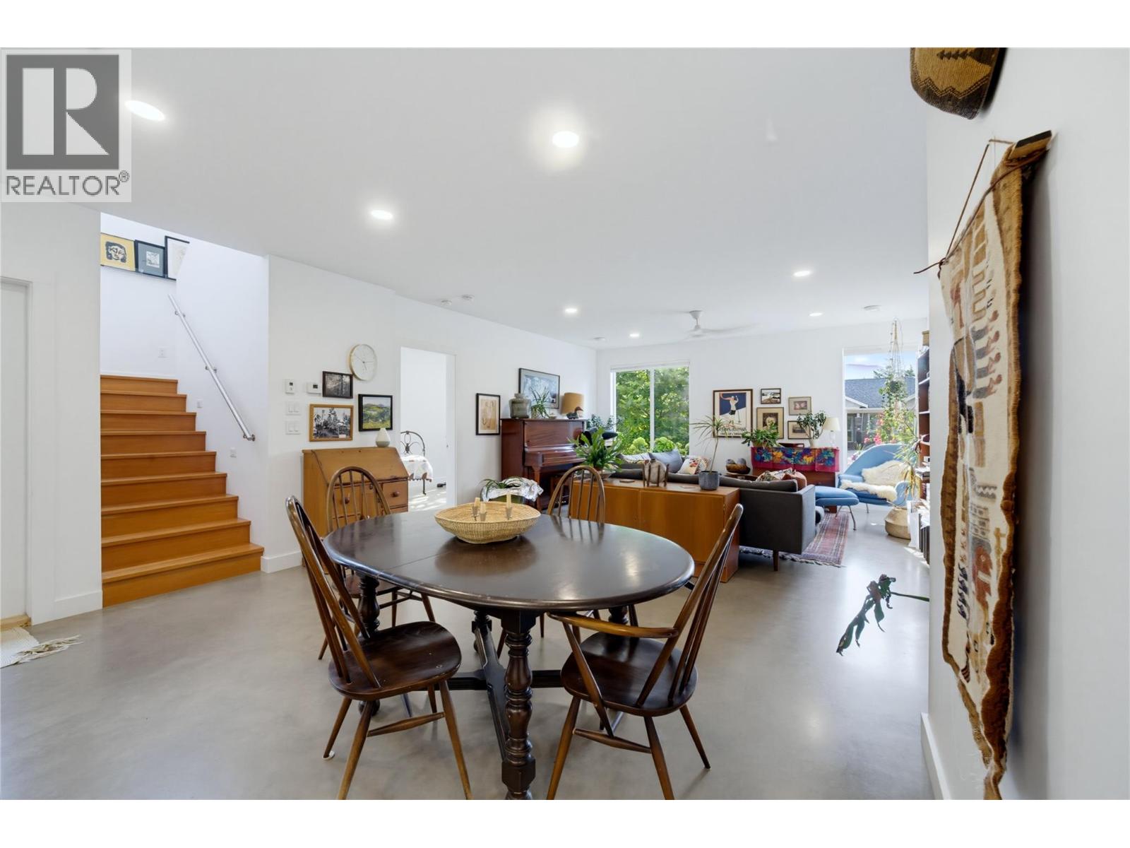 #11 3820 20 Street NE - 9