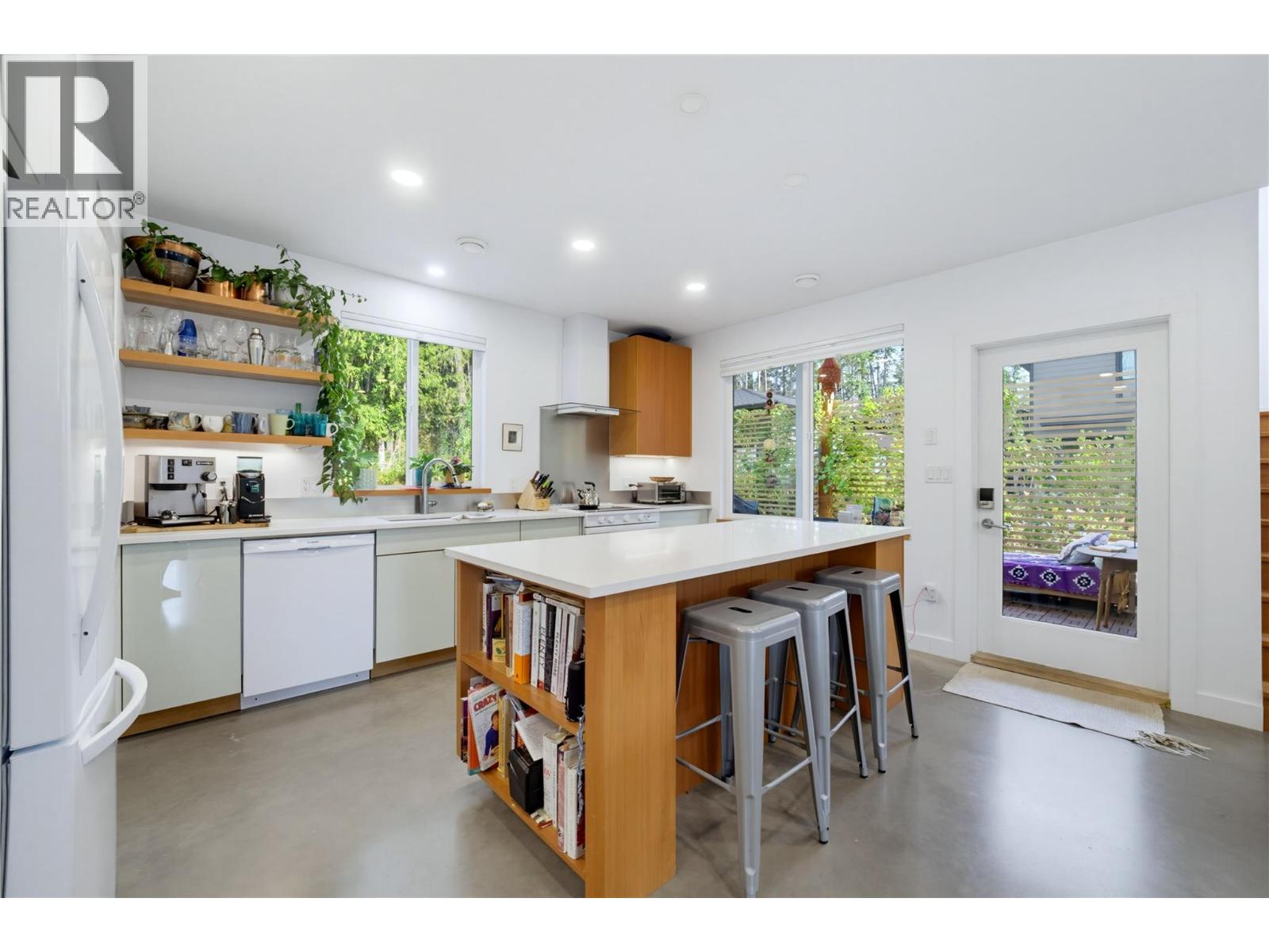 #11 3820 20 Street NE - 4