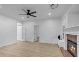 5858 138 Street, Surrey, BC V3X3P3 Photo 11