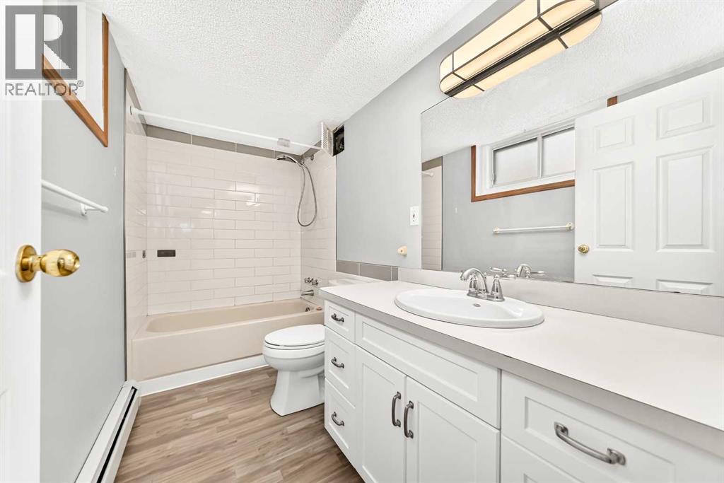 1712 28 Street SW - 28