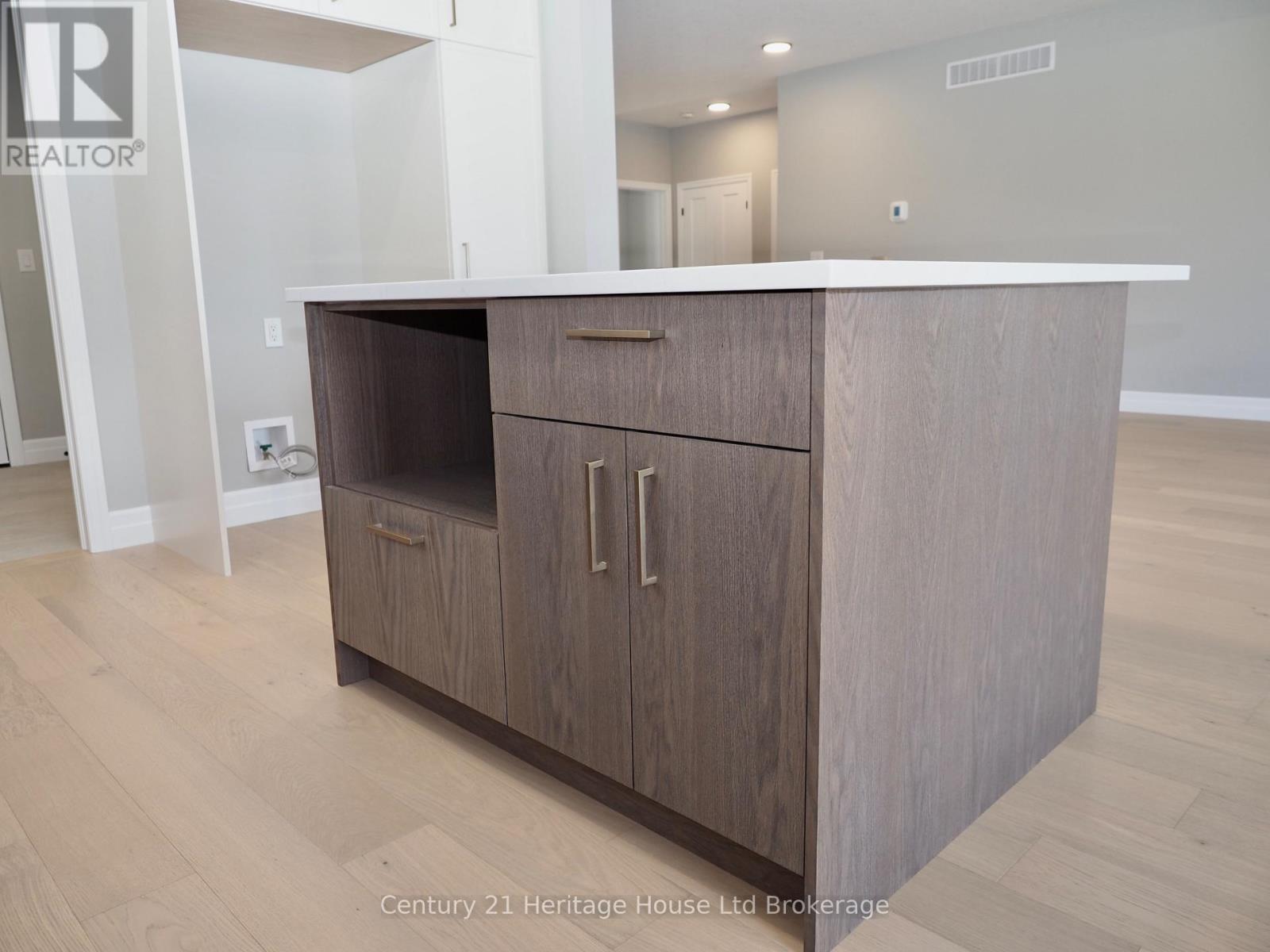 28 SYCAMORE DRIVE - Image 7