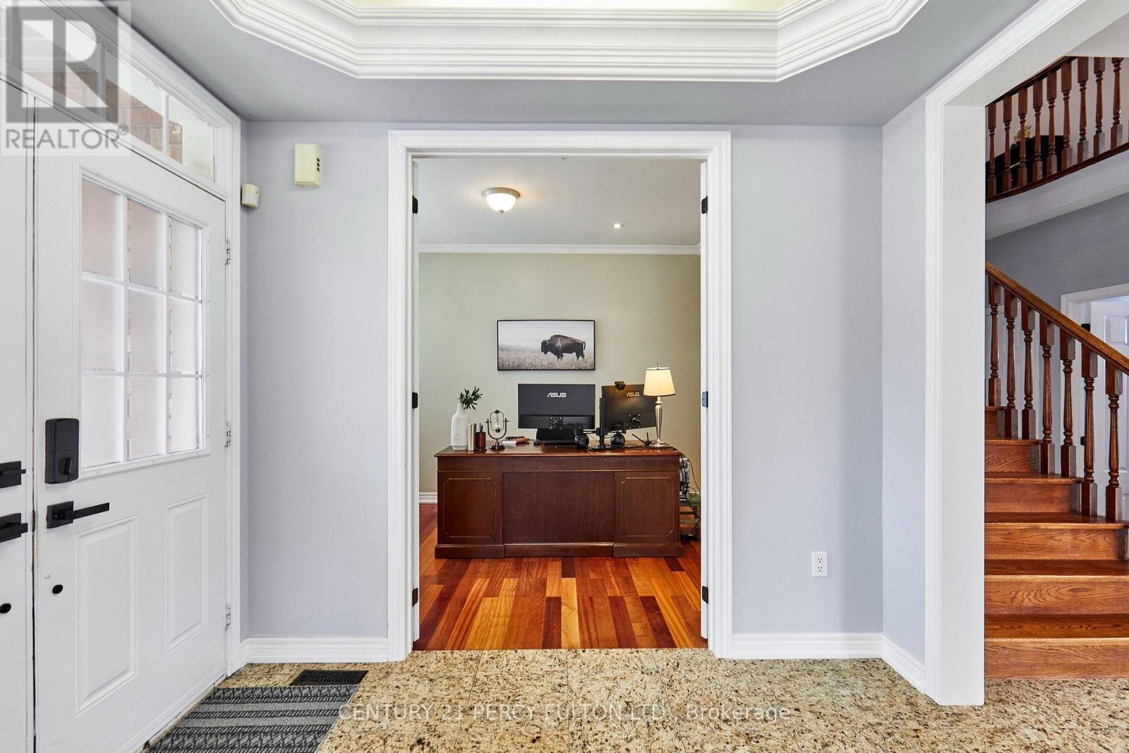 8 MACKELLER COURT - 6