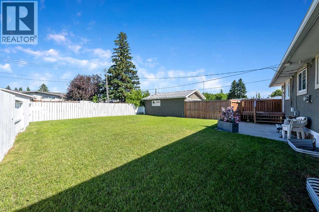 629 Agate Crescent SE - 24