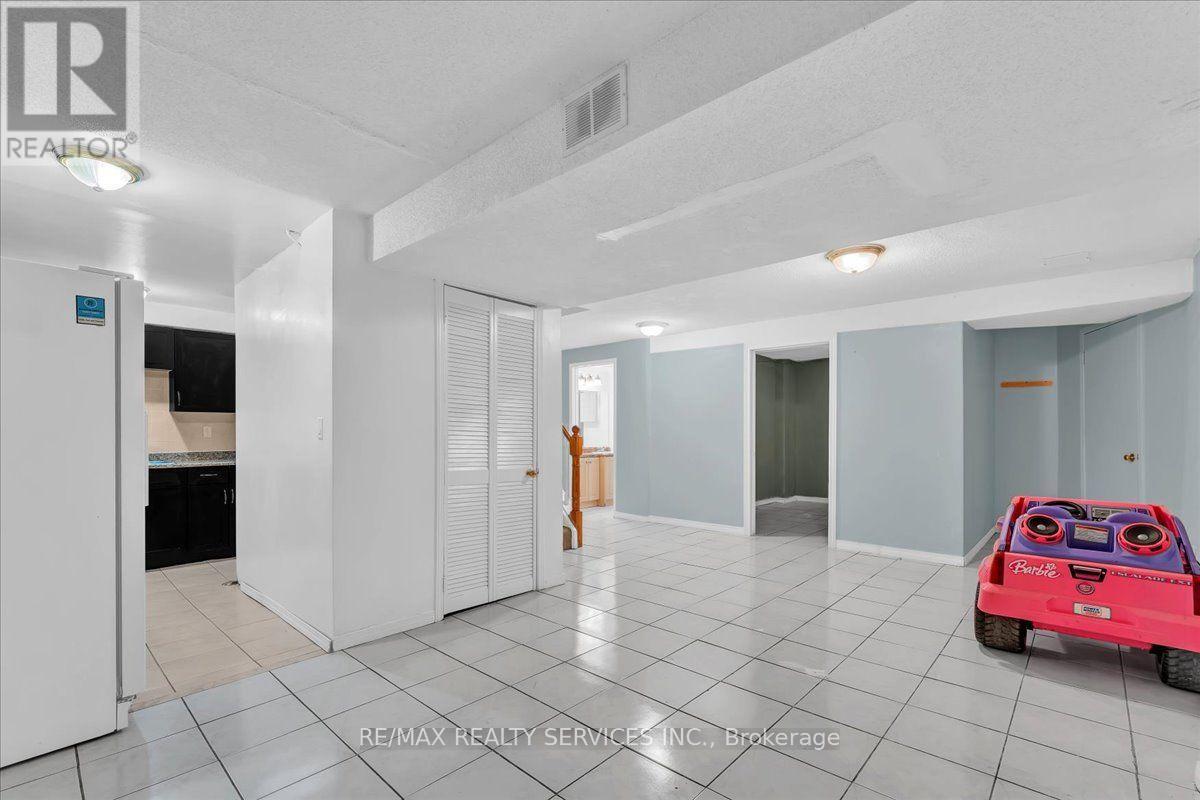 162 MAJOR WILLIAM SHARPE DRIVE - 28