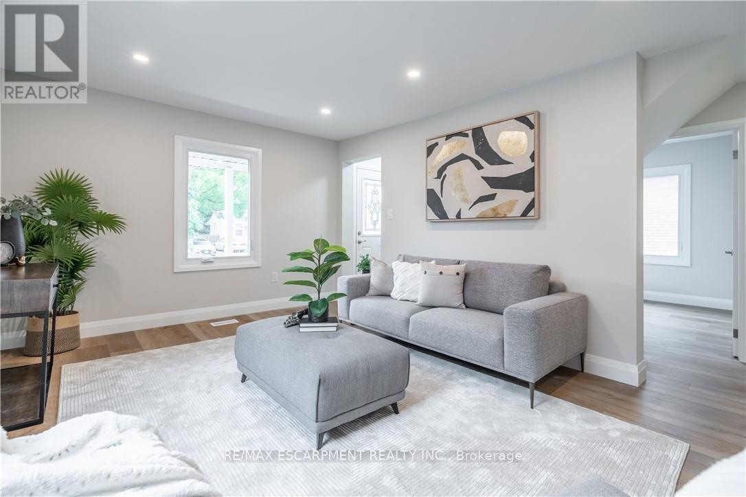 88 IVON AVENUE - 7