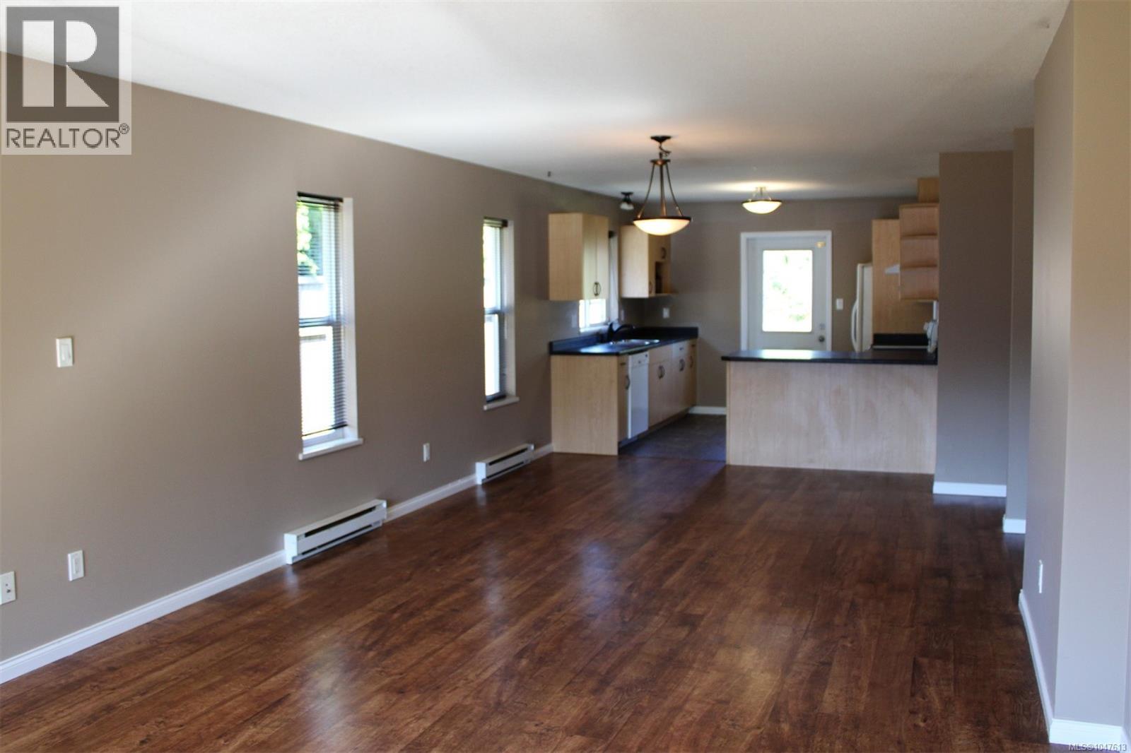 3381 Coniston Cres - 2