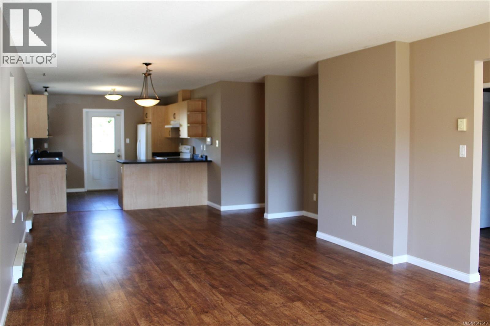 3381 Coniston Cres - Image 3