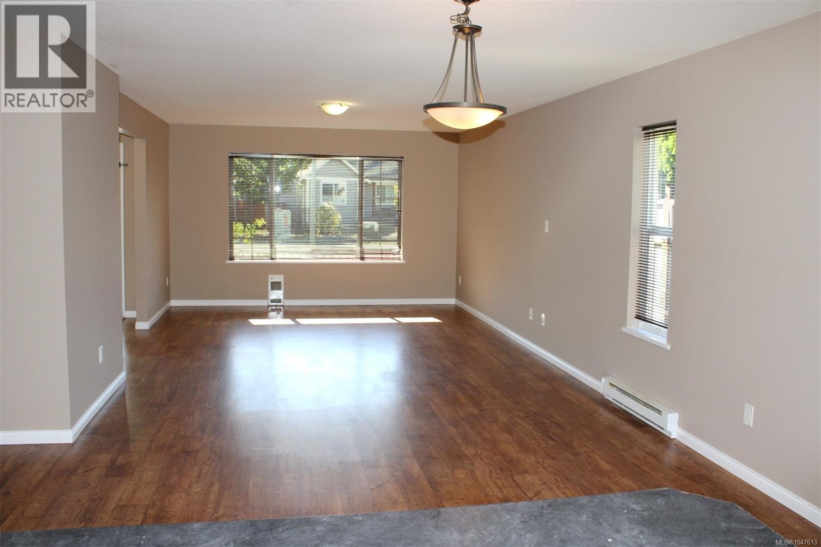 3381 Coniston Cres - 6