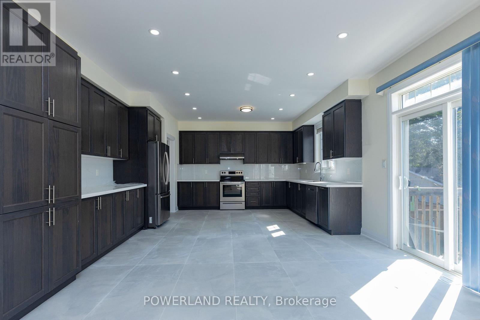 3 FAIRGROUNDS LANE - 13