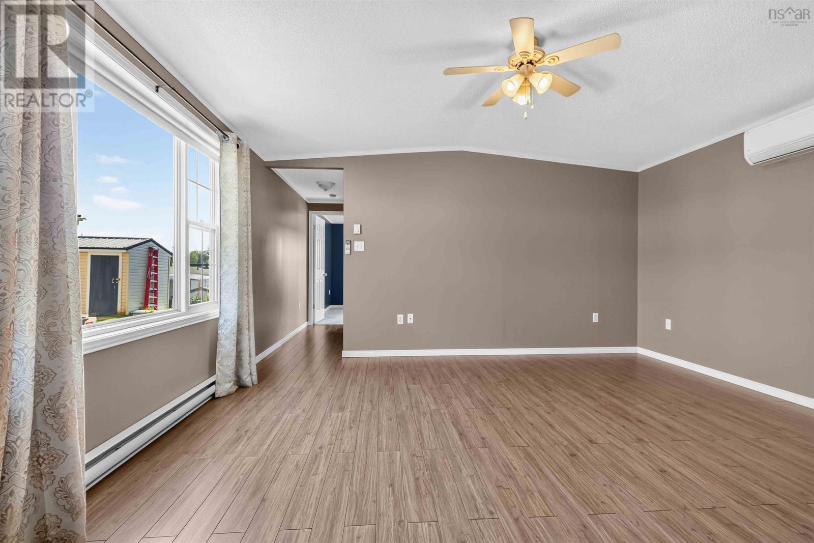 Property 21 of 34 of 109 Sherbrooke Avenue
