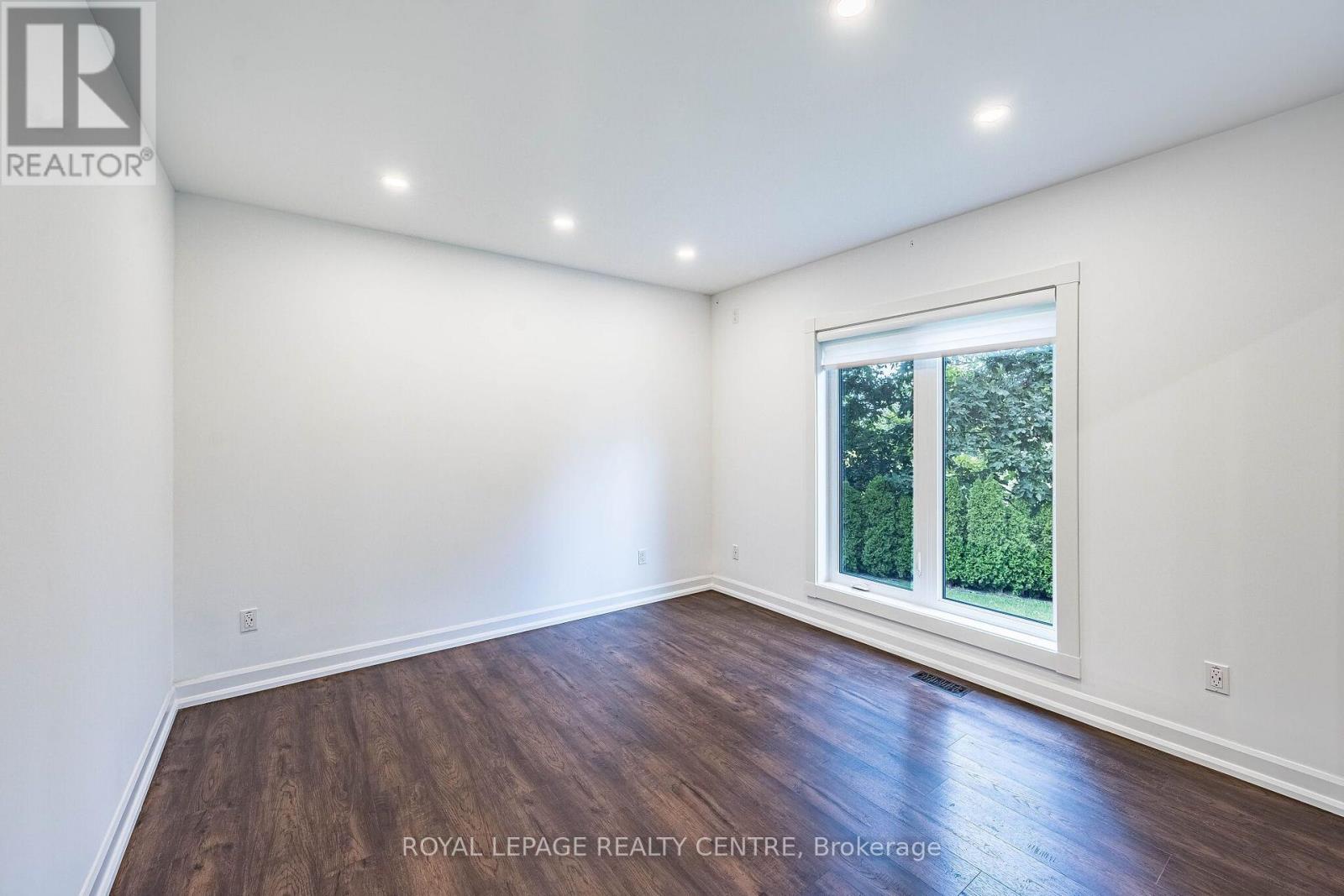 3 VINEBERG DRIVE - 24