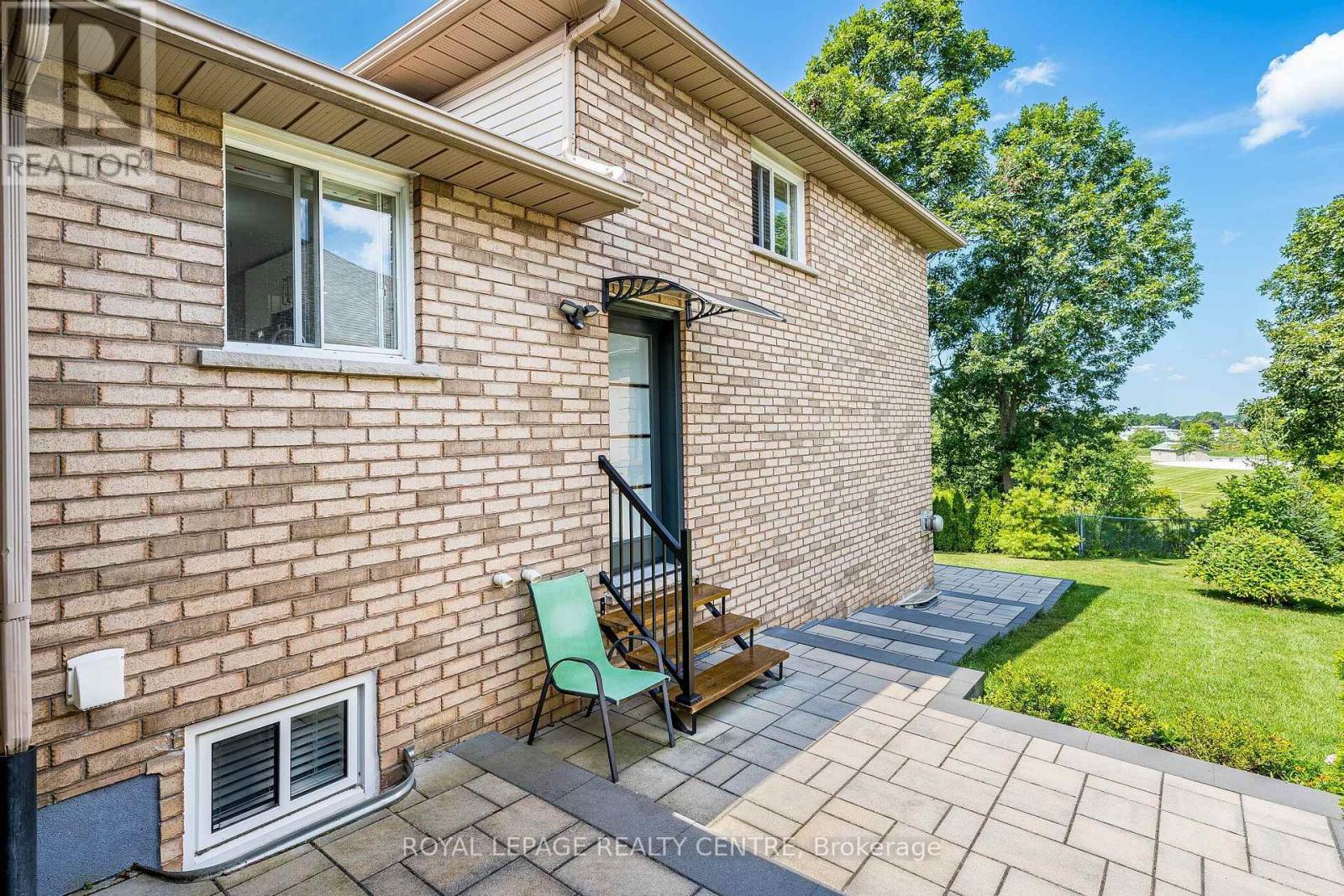 3 VINEBERG DRIVE - Image 46
