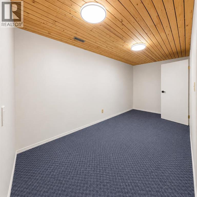 #2 717 centre Street - Image 17