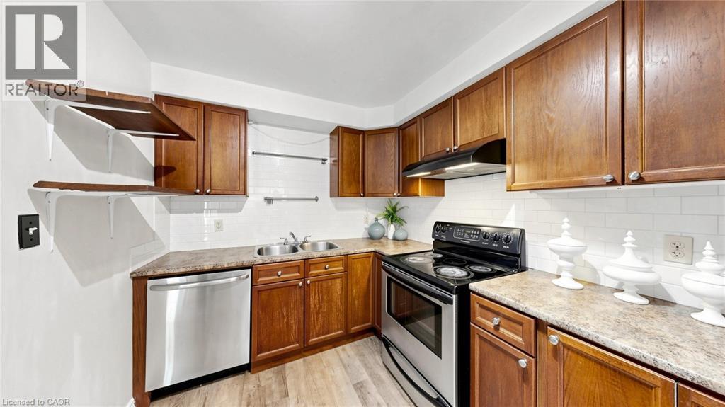 304 BLUEVALE Street - Image 15