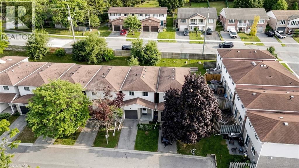 304 BLUEVALE Street - 42