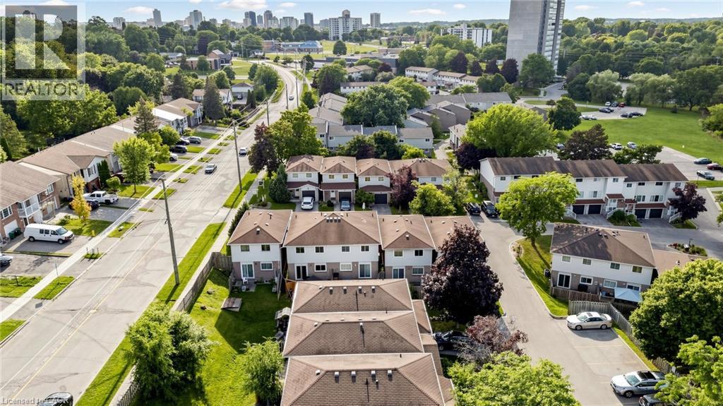 304 BLUEVALE Street - 43