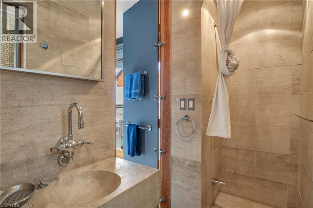 7 COBOURG Street - 23