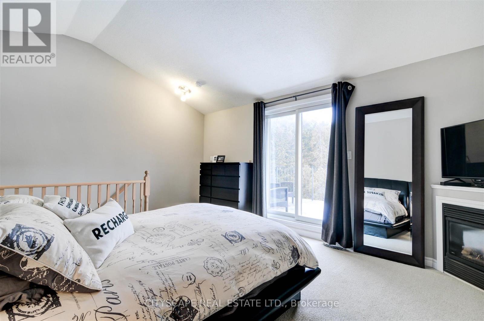 353 SPARROW CIRCLE - 22