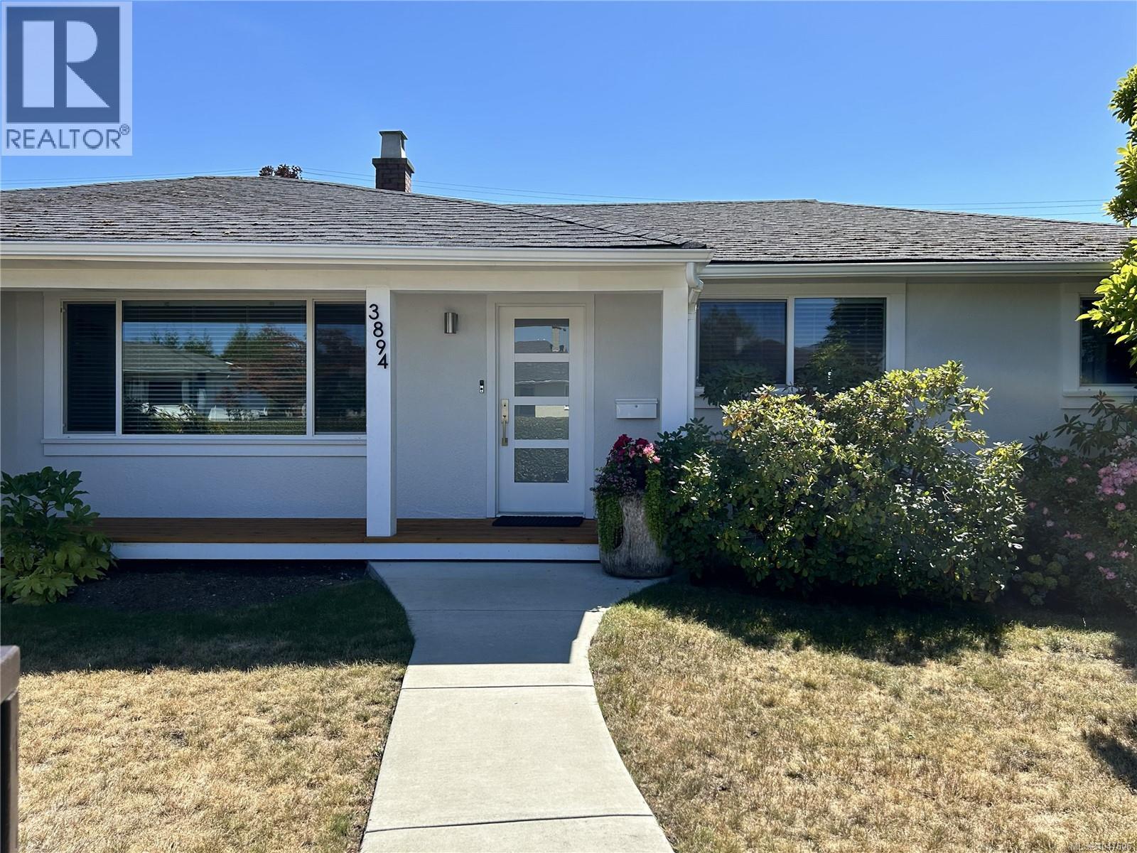 3894 Morton St - 1