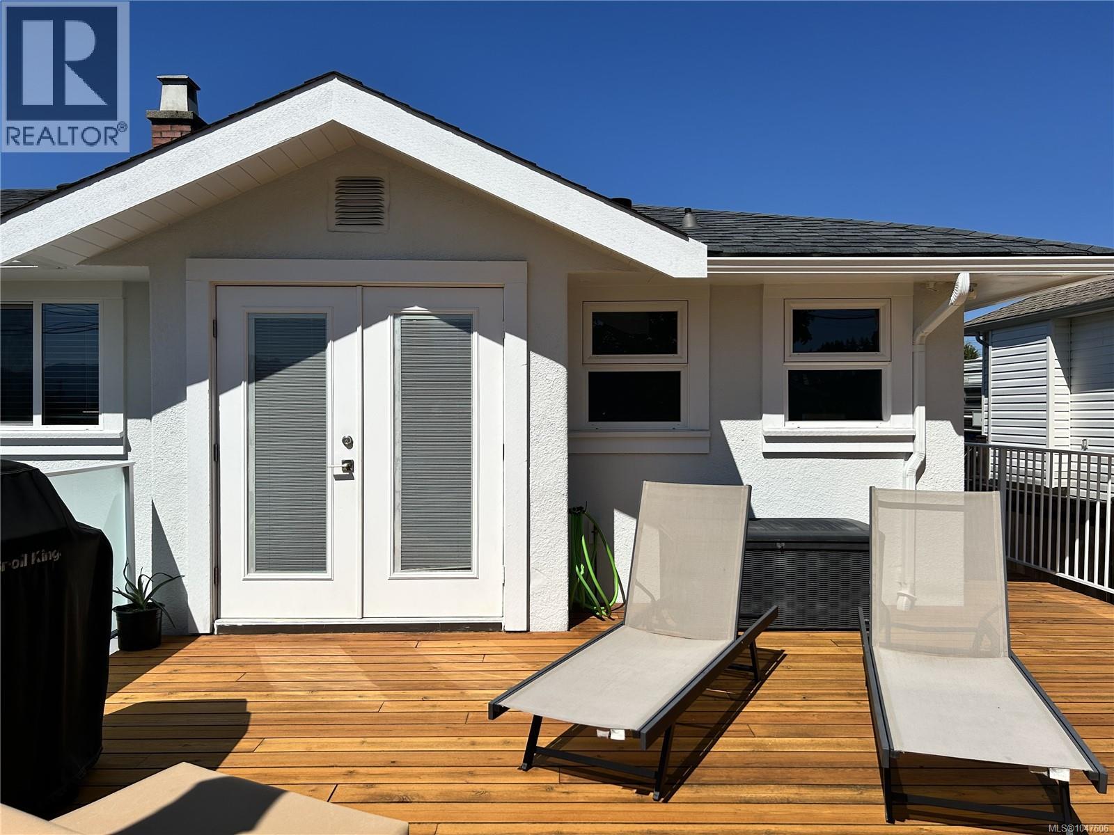 3894 Morton St - 13