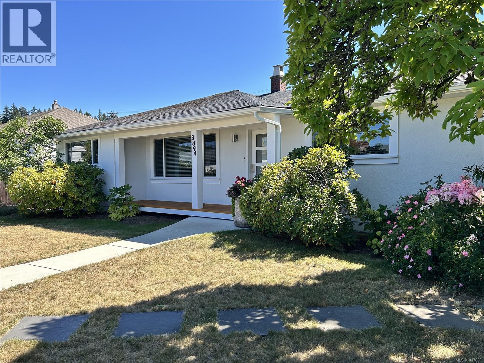 3894 Morton St - 2