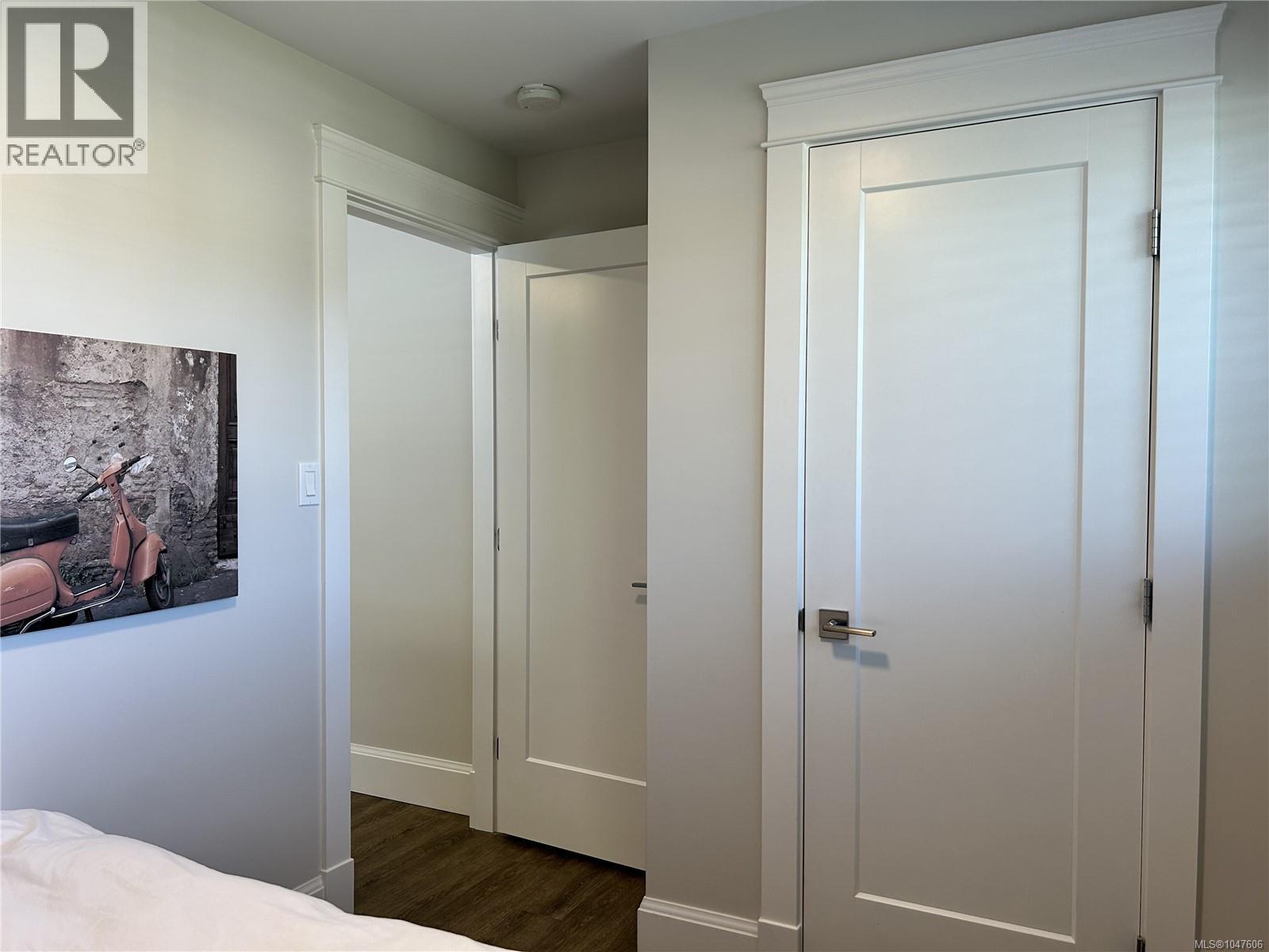 3894 Morton St - 22