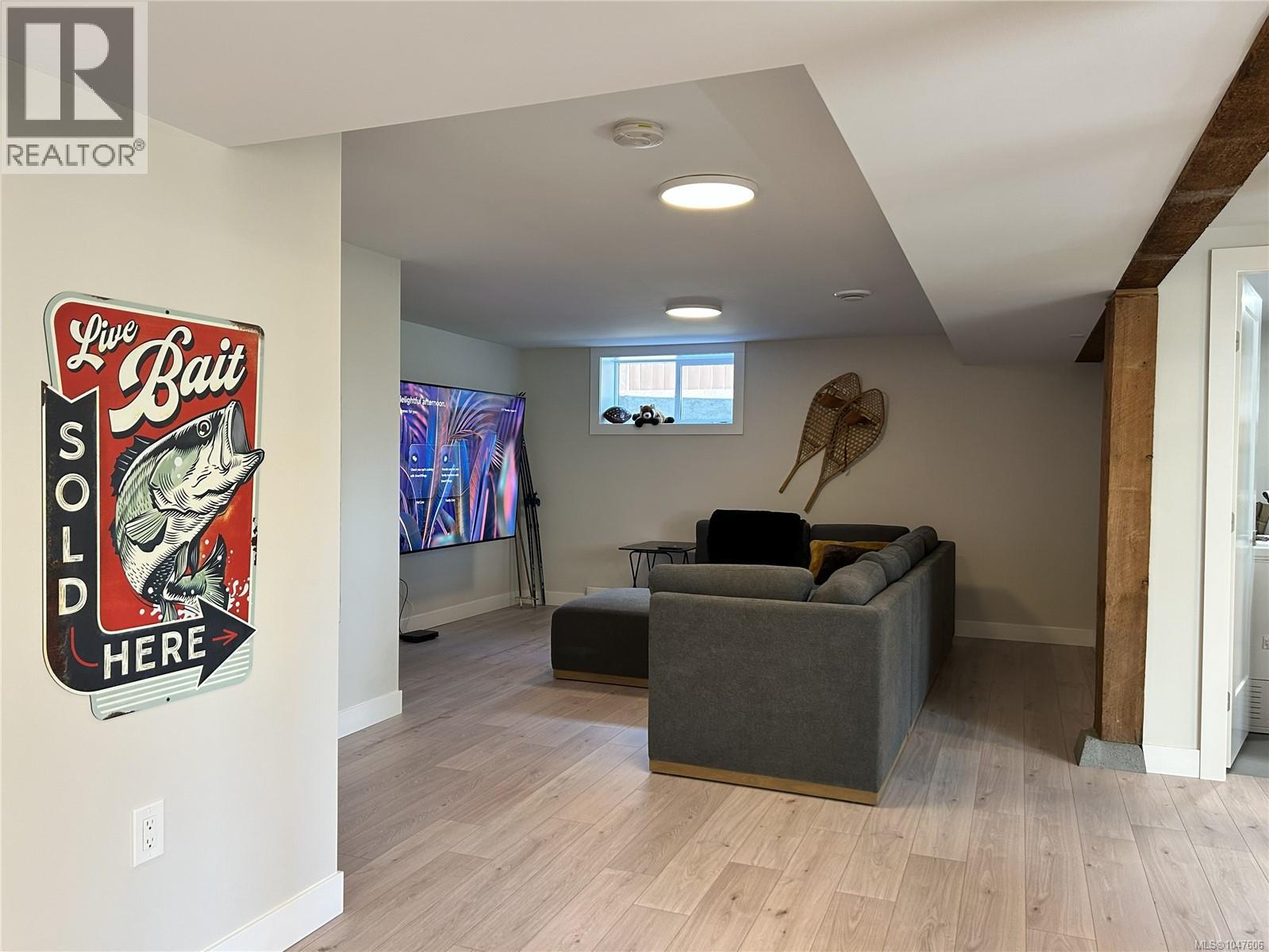 3894 Morton St - 27