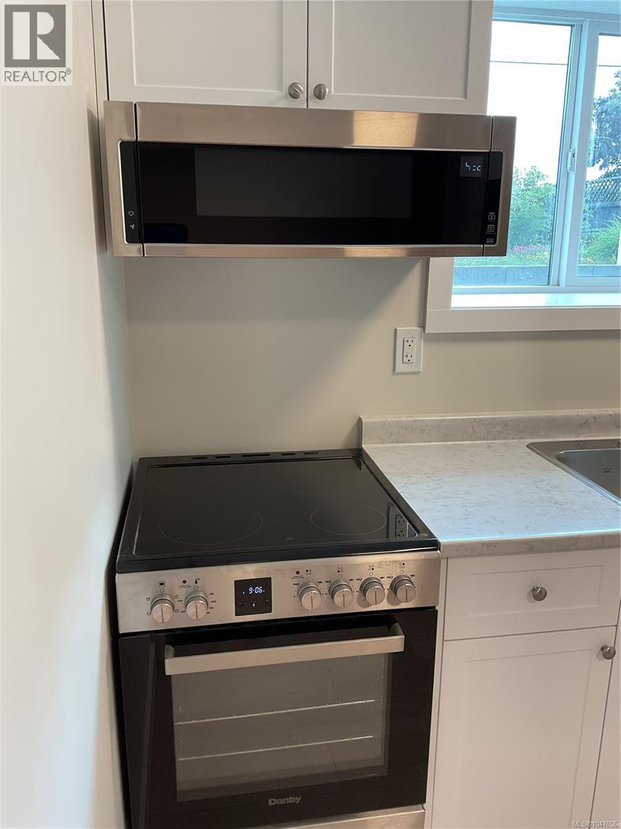3894 Morton St - 42