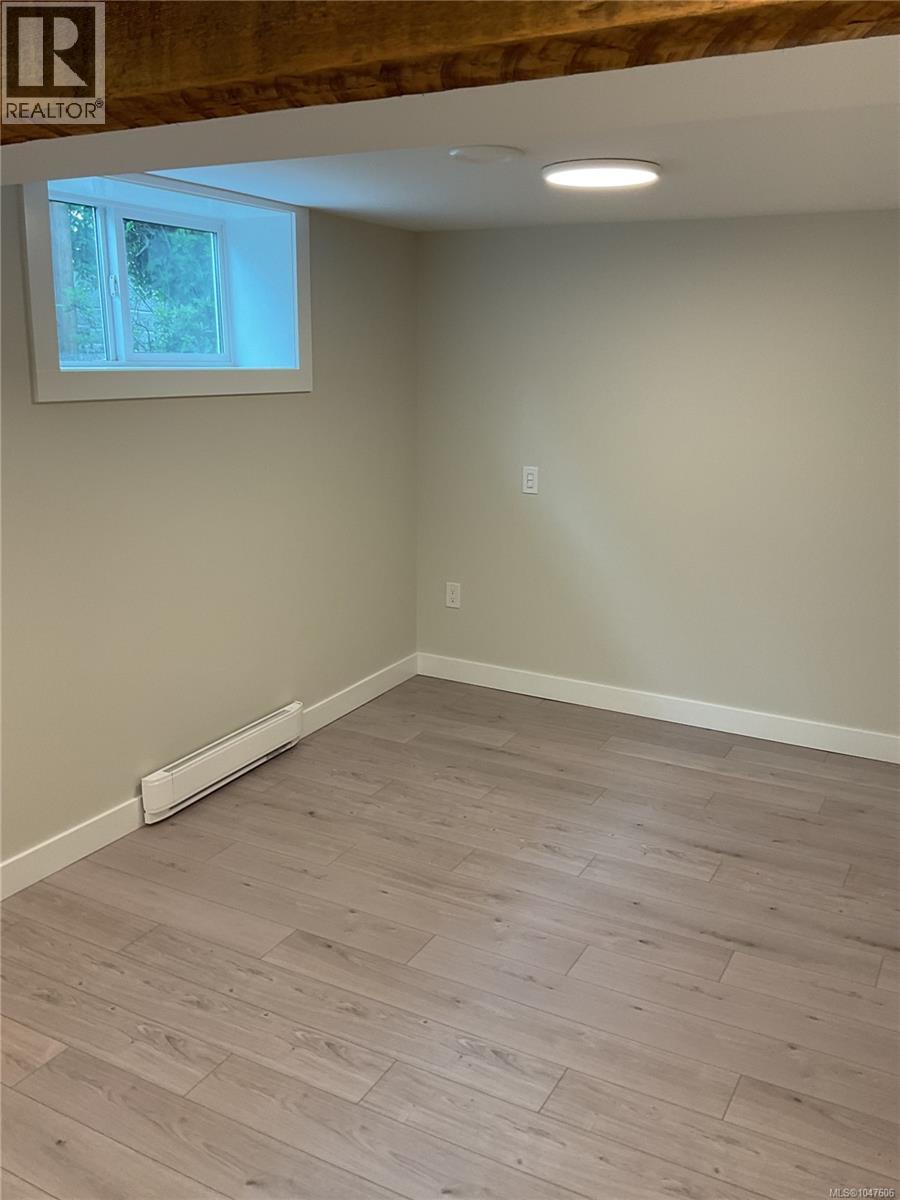 3894 Morton St - 43