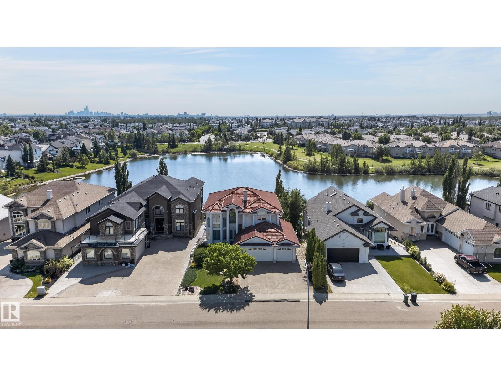 13527 158 AV NW - 2