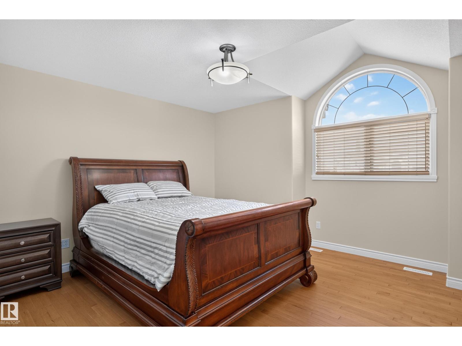 13527 158 AV NW - 41