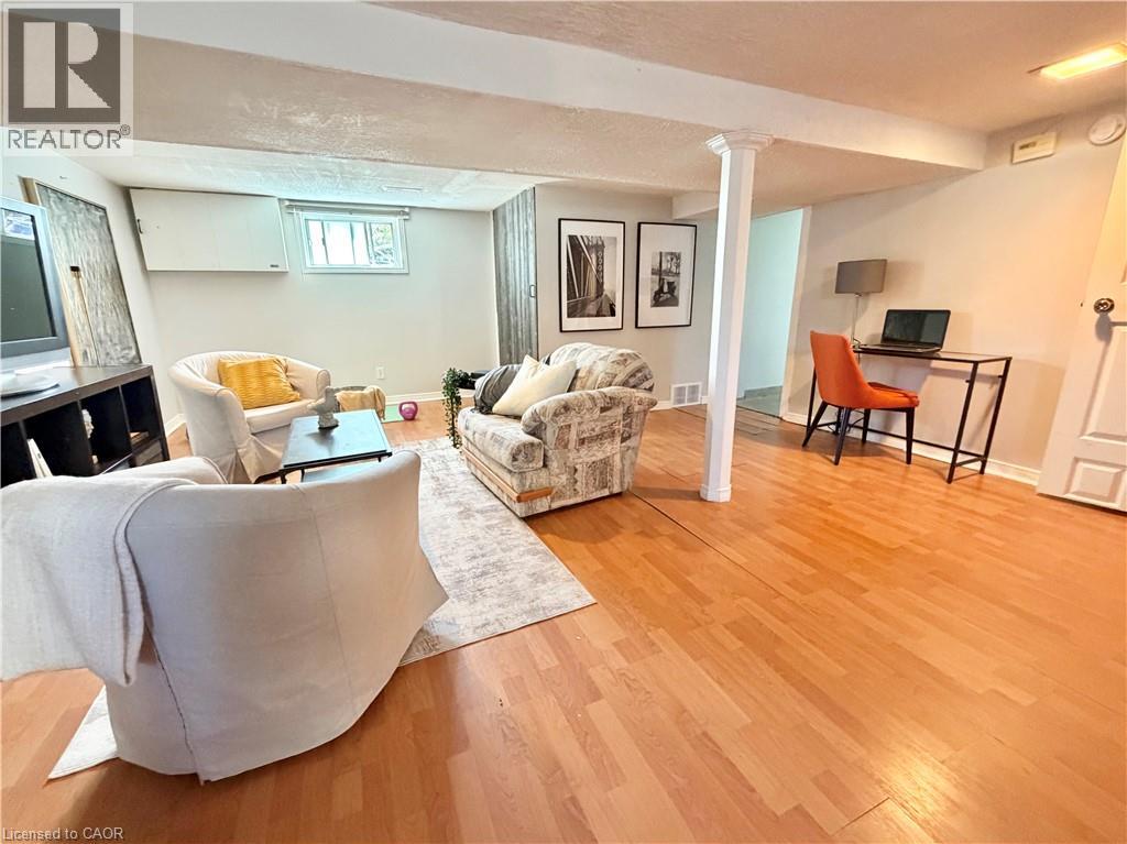 446 UPPER GAGE Avenue - 13