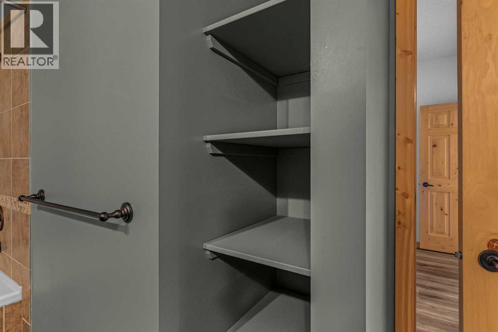 #202 75 Dyrgas Gate - Image 44