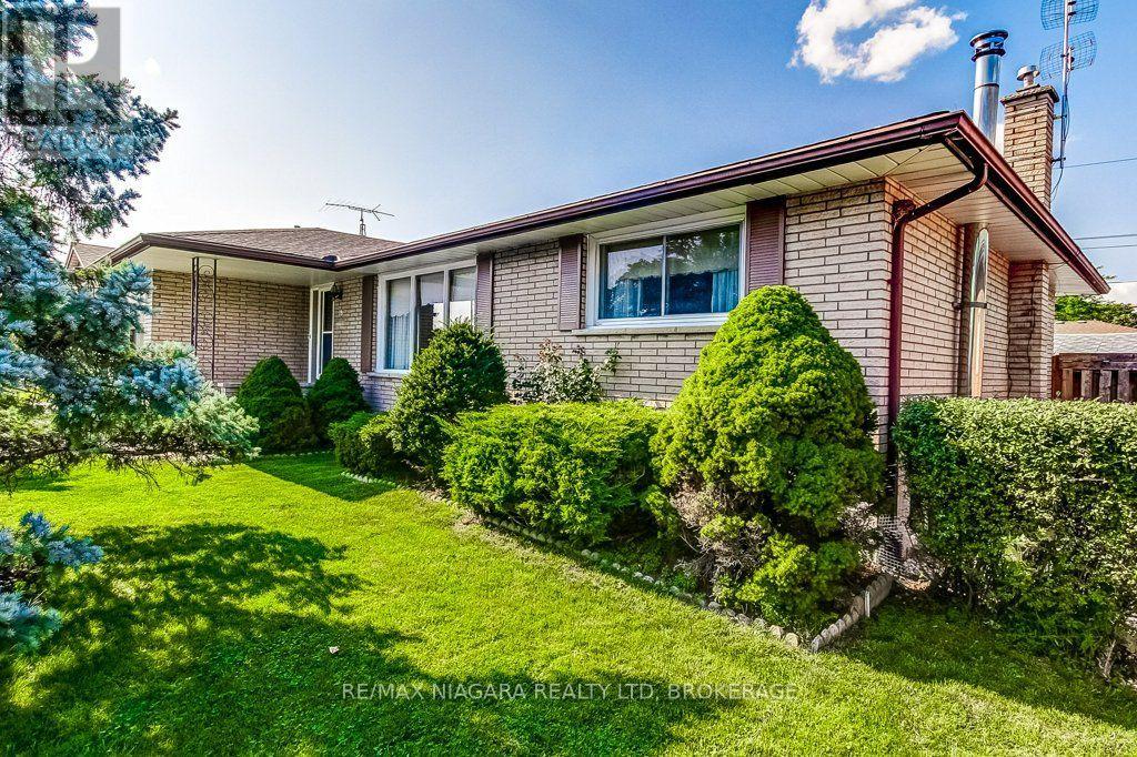 19 EASTDALE CRESCENT - 4