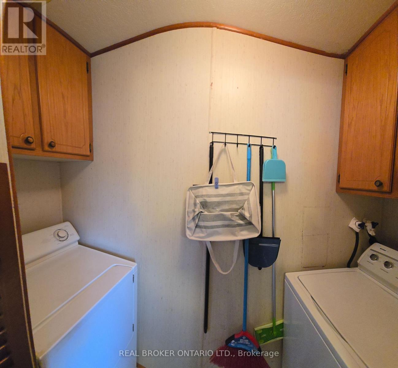 #10 3033 TOWNLINE ROAD - 19