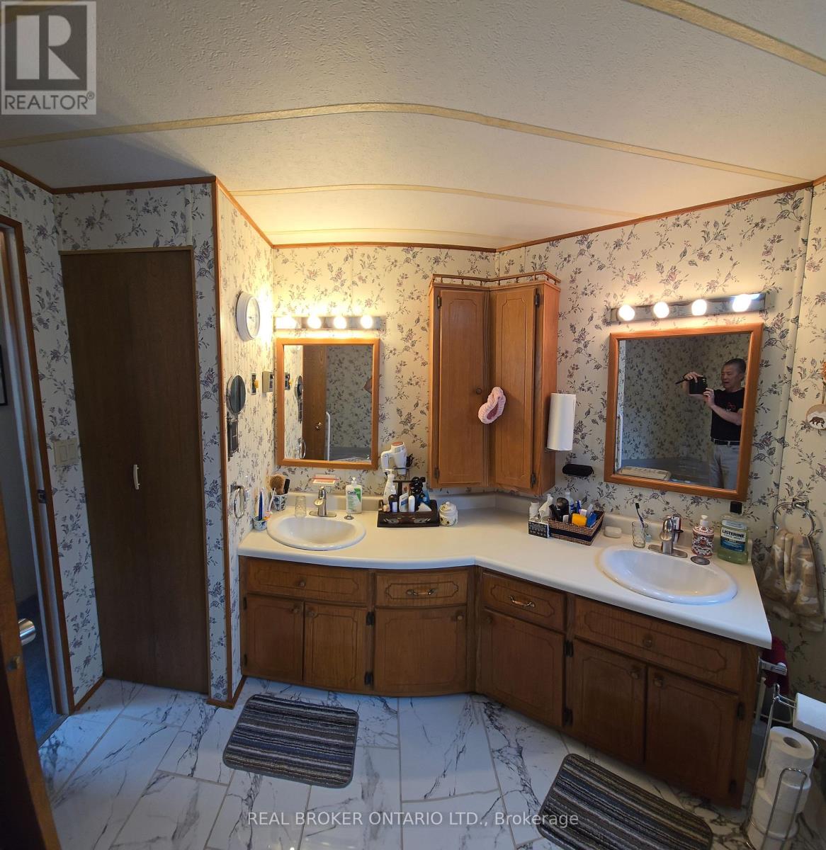#10 3033 TOWNLINE ROAD - 24