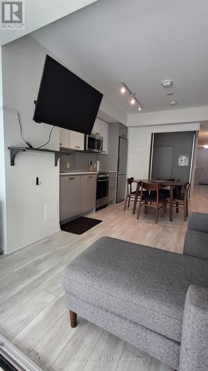 #211 1630 QUEEN STREET E - 4