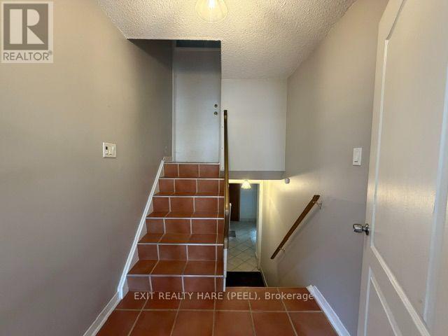 91 BURBANK CRESCENT - 26