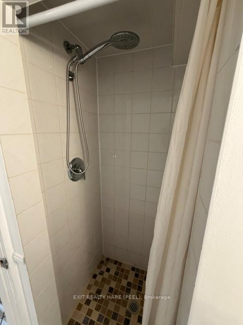 91 BURBANK CRESCENT - 35