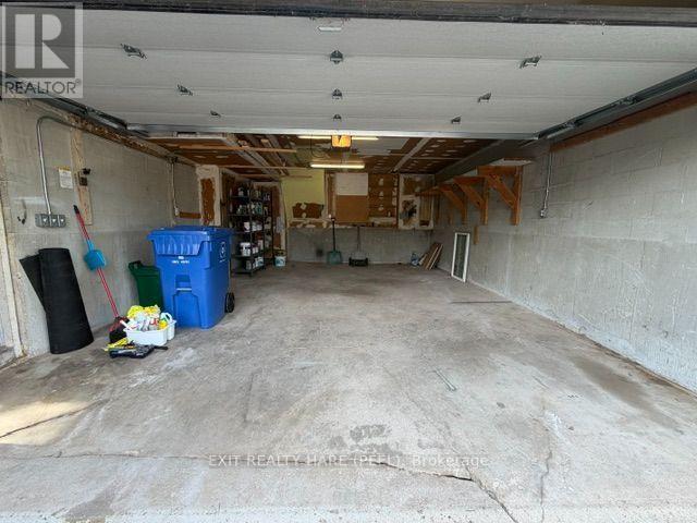 91 BURBANK CRESCENT - 44