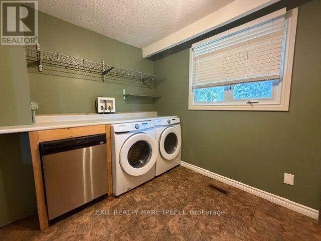 91 BURBANK CRESCENT - 42