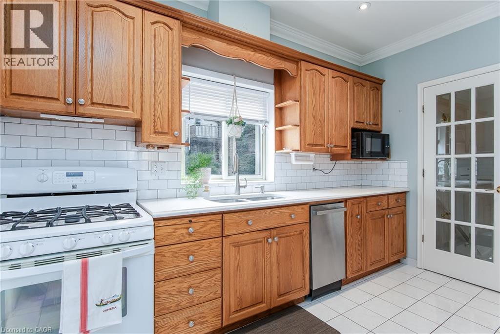 32 SAMUEL Street - Image 14