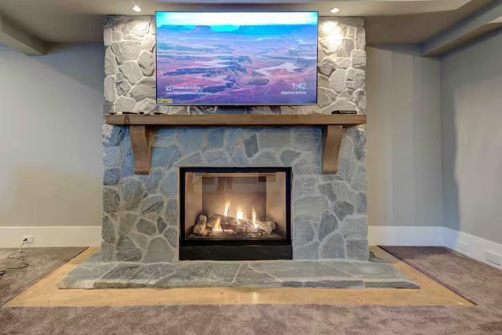 8 Bed, 6 Bath House for Sale in Surrey – 17011 26 AVE AVENUE, Surrey – MLS# R3152619 - Image 25