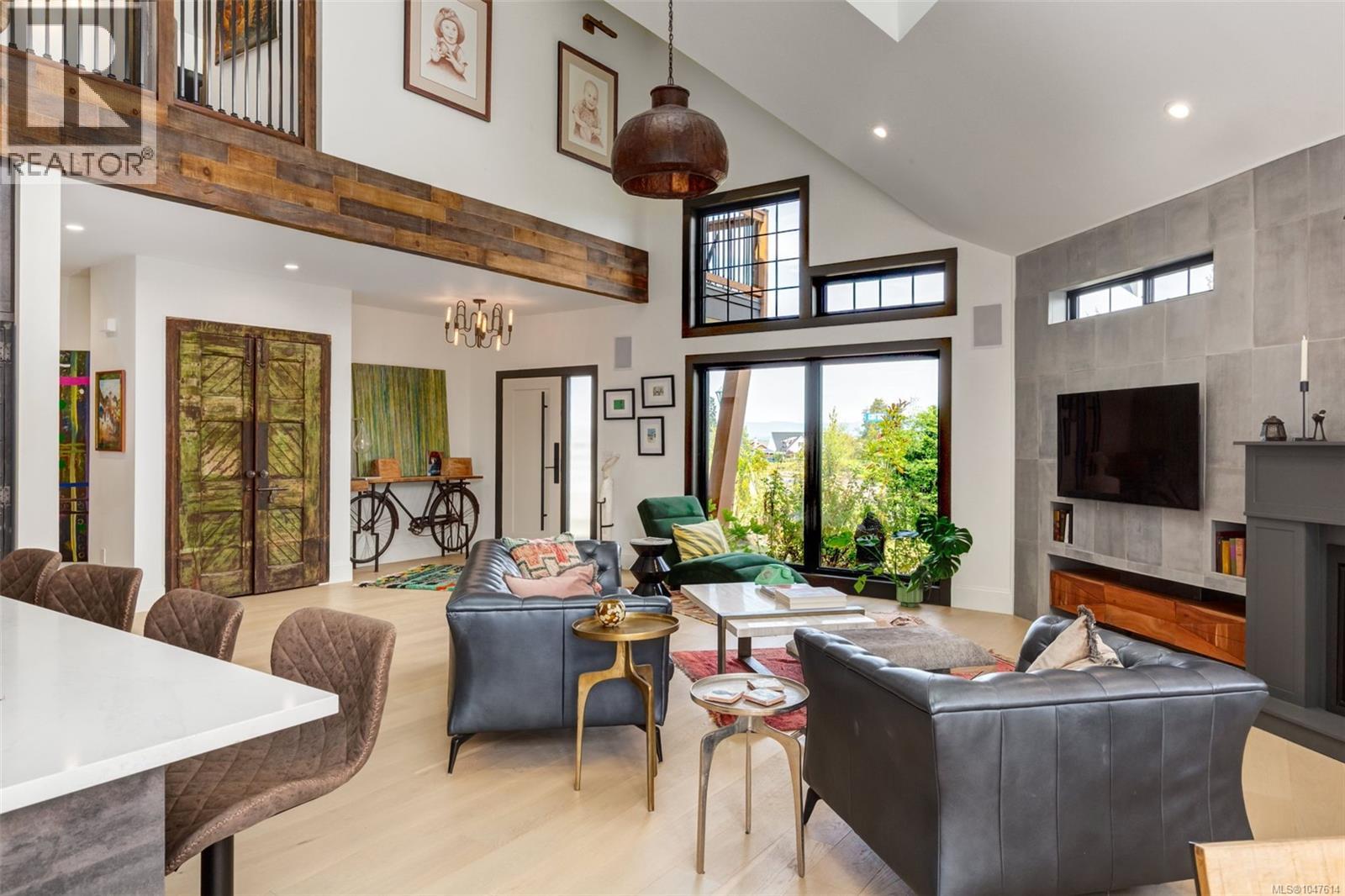 492 Cottage Dr, Qualicum Beach