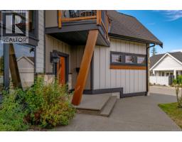 Primary Bedroom - 492 Cottage Dr, Qualicum Beach, BC V9K2T3 Photo 6