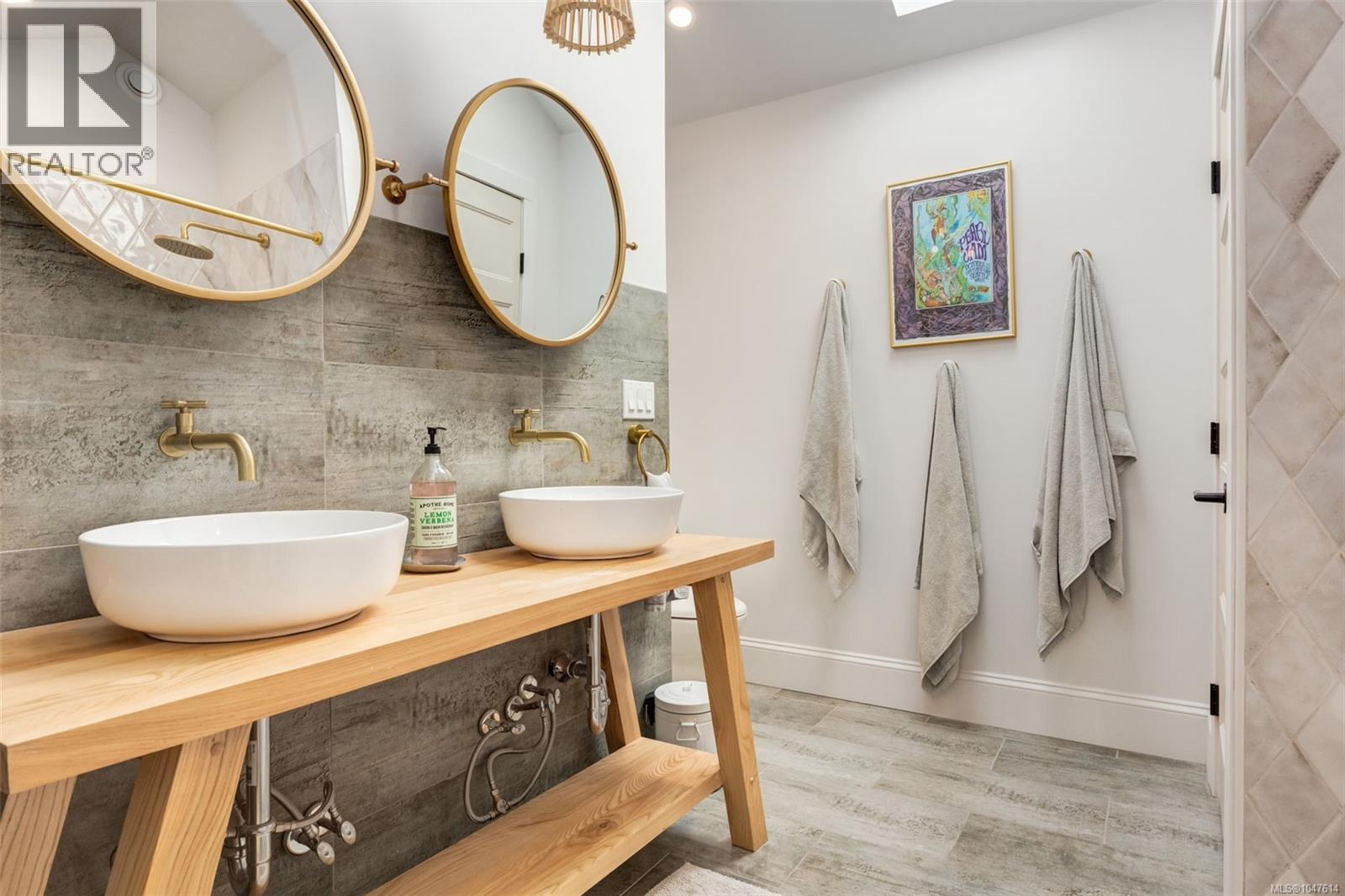 492 Cottage Dr - 58