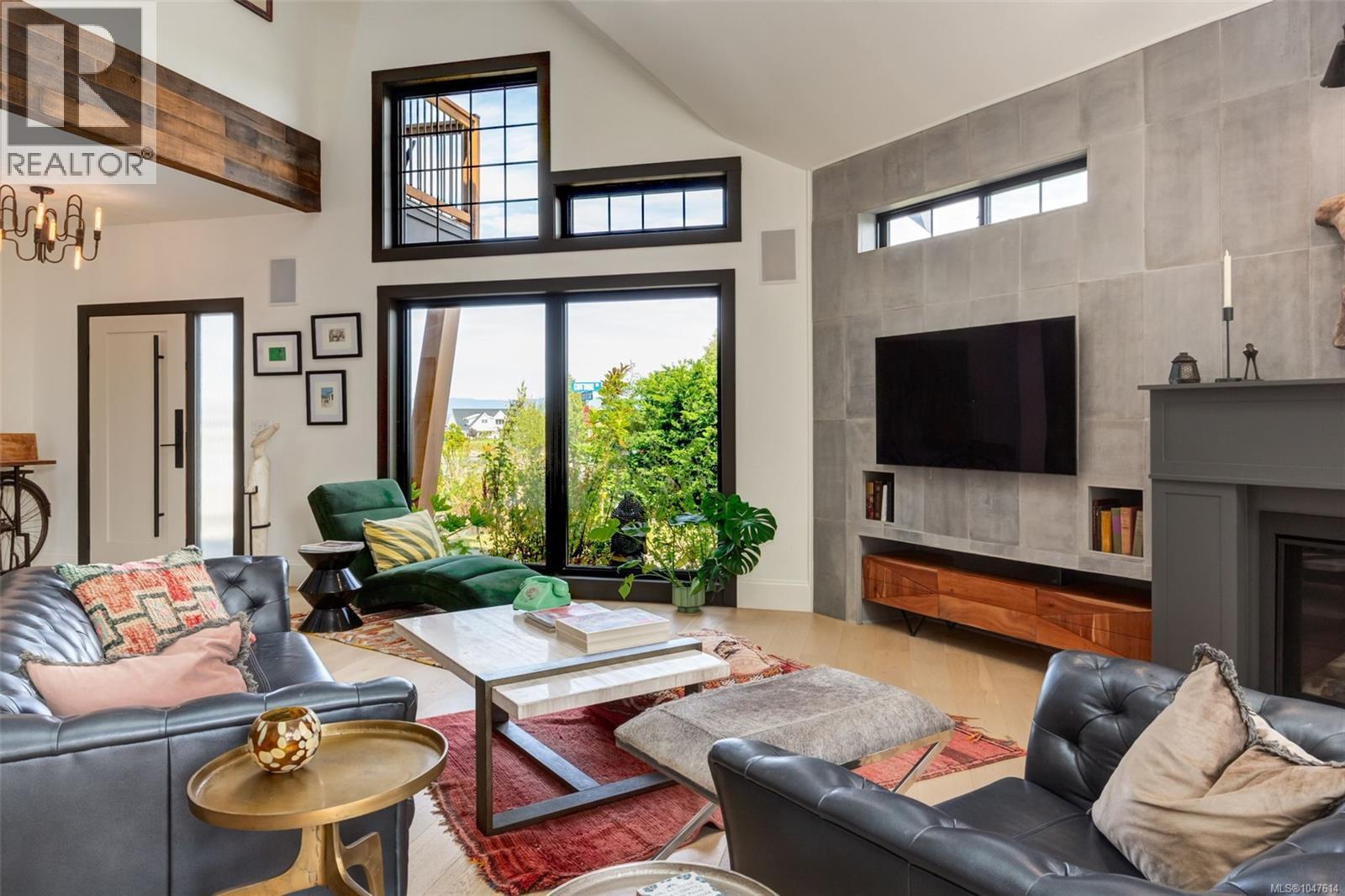 492 Cottage Dr, Qualicum Beach